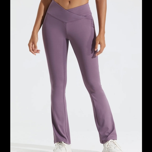 LA7 Crossover Flare Leggings - Picture 1 of 9
